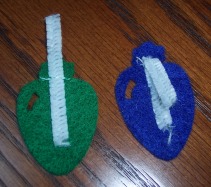 Learn to craft Christmas light bulbs for a penguin countdown